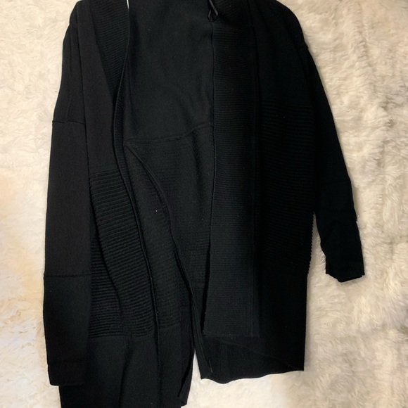 Lululemon sweater - Picture 2 of 2